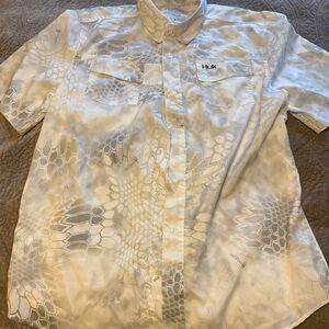 Huk Light Gray Geometric Short Sleeve Shirt